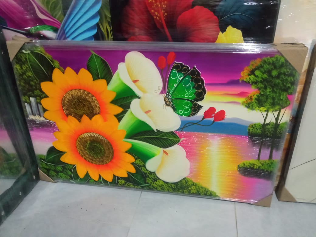 🌅🦋Cuadro  Amanecer de Vida: Girasoles, Lirios y Mariposa Esmeralda