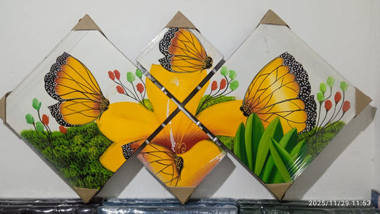 🦋🌼 Cuadro Tríptico Mariposas Doradas: Naturaleza en Armonía — 130 cm x 80 cm